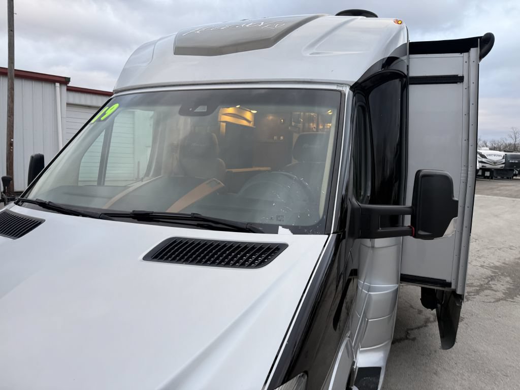 Used 2017 Mercedes-Benz Sprinter 3500 image 33