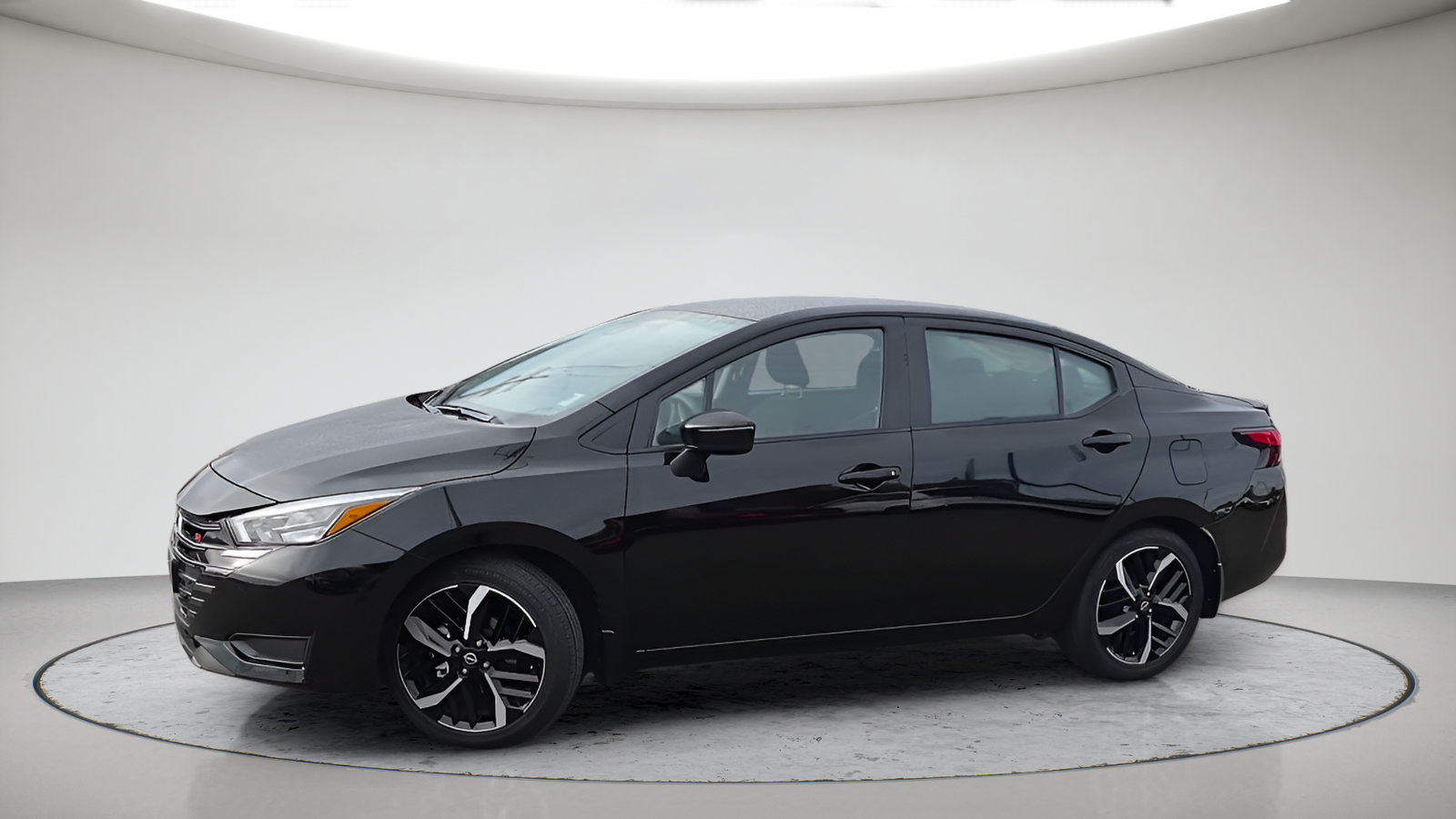 Used 2025 Nissan Versa SR w/ Trunk Package FWD image 12