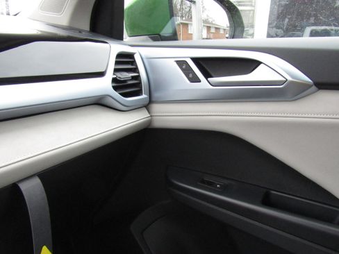 New 2026 Volkswagen Taos SE image 23