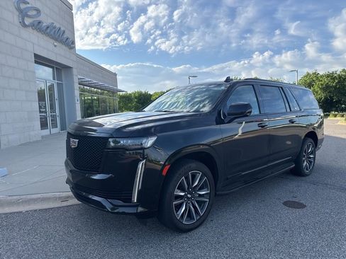 Used 2023 Cadillac Escalade ESV Sport AWD/4WD image 1