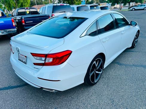 Used 2018 Honda Accord Sport image 3