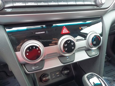 Used 2019 Hyundai Elantra SEL w/ Cargo Package image 16