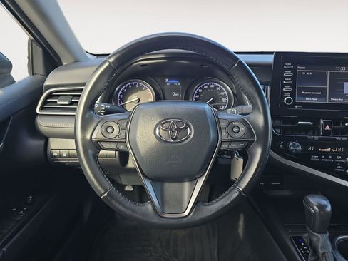Used 2022 Toyota Camry SE image 11