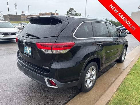 Used 2017 Toyota Highlander Limited FWD image 4