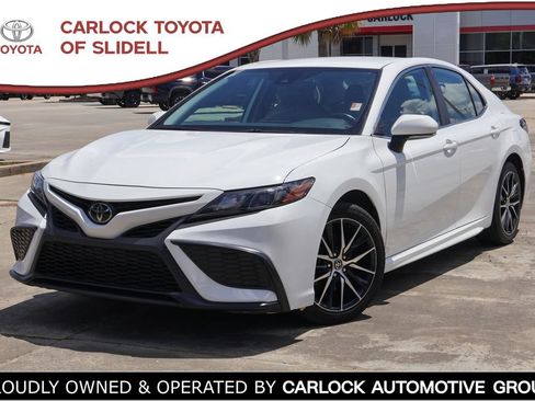 Used 2023 Toyota Camry SE FWD image 1
