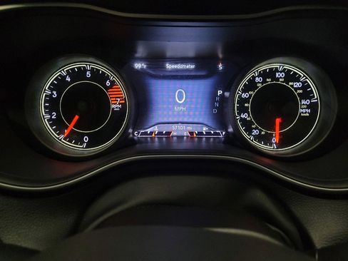 Used 2023 Jeep Cherokee Altitude Lux image 23