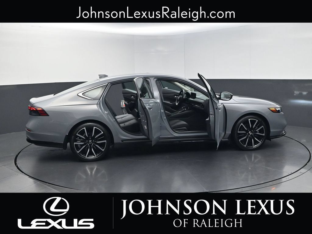 Used 2023 Honda Accord Touring image 32
