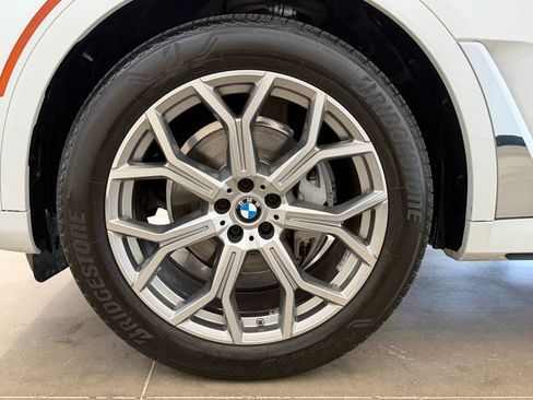 Used 2021 BMW X7 xDrive40i w/ Premium Package AWD/4WD image 11