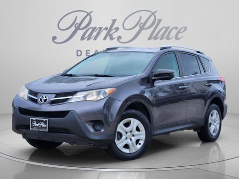 Used 2015 Toyota RAV4 LE AWD/4WD image 1
