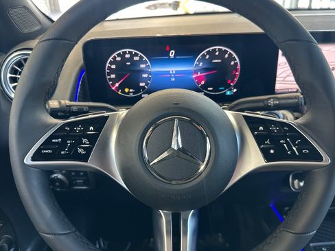 New 2025 Mercedes-Benz GLB 250 image 24