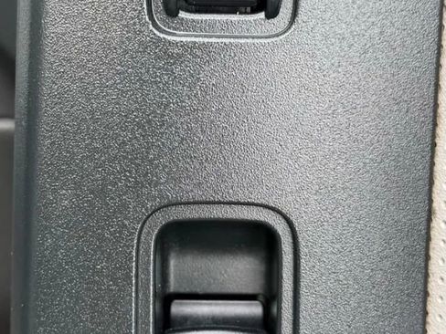 Used 2014 Subaru Forester 2.5i Limited image 35