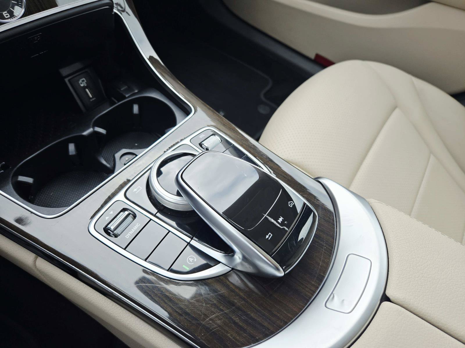 Used 2019 Mercedes-Benz C 300 4MATIC Sedan image 31