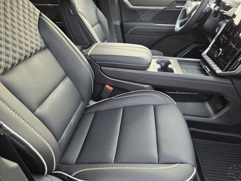 New 2026 GMC Acadia Denali w/ Super Cruise Package image 10