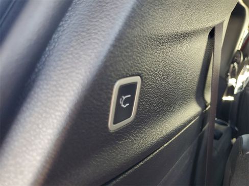 New 2025 Chrysler Voyager LX image 27