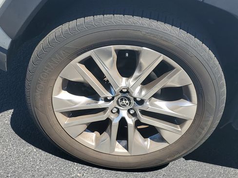 Certified 2021 Toyota RAV4 Limited FWD image 7