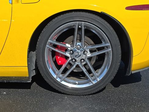 Used 2005 Chevrolet Corvette Coupe w/ Preferred Equipment Group RWD image 41