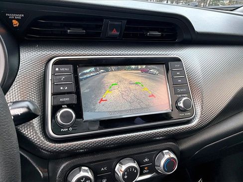 Used 2019 Nissan Kicks S image 14