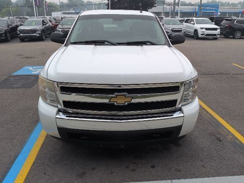 Used 2008 Chevrolet Silverado 1500 LT w/ Power Pack Plus RWD image 2