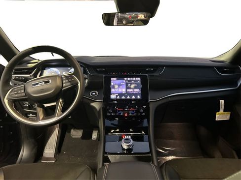 New 2025 Jeep Grand Cherokee L Altitude image 29