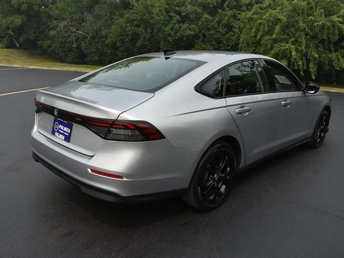 Used 2025 Honda Accord SE image 6