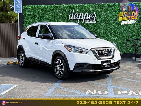 Used 2019 Nissan Kicks S FWD image 3