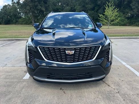 Used 2023 Cadillac XT4 Premium Luxury w/ Technology Package FWD image 11