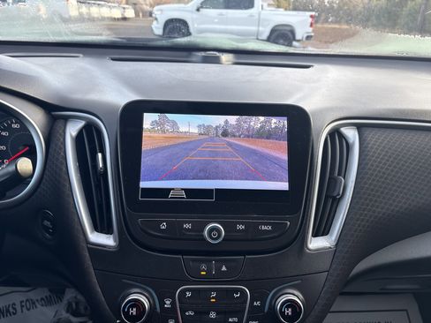 Used 2023 Chevrolet Malibu LT image 25