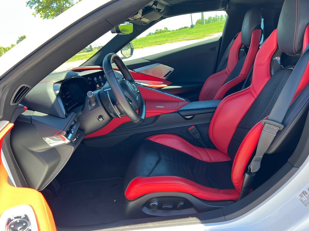 Used 2020 Chevrolet Corvette Stingray Preferred Cpe w/ 2LT Preferred Equipment Group RWD image 4