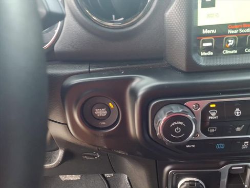 Used 2021 Jeep Wrangler Unlimited Sahara AWD/4WD image 24