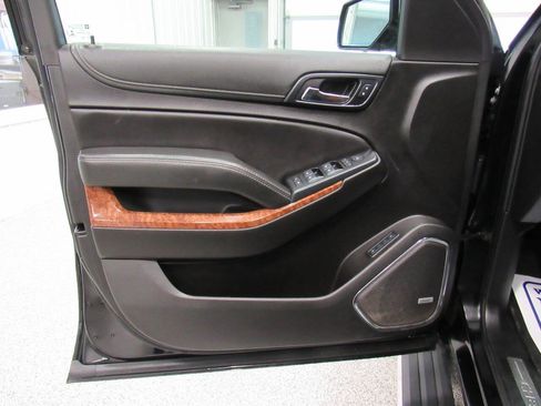 Used 2020 Chevrolet Tahoe Premier w/ Premier Plus Edition image 36