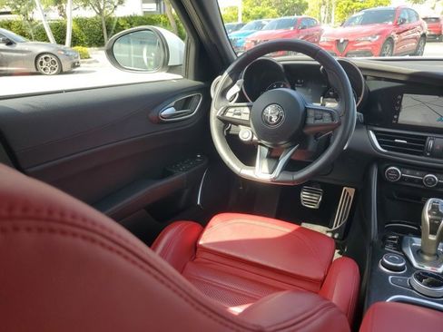 Used 2023 Alfa Romeo Giulia Sprint RWD image 14