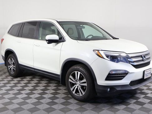 Used 2016 Honda Pilot EX image 2