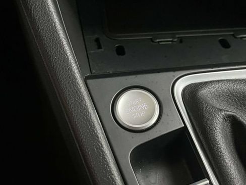 Used 2024 Volkswagen Jetta SE FWD image 34
