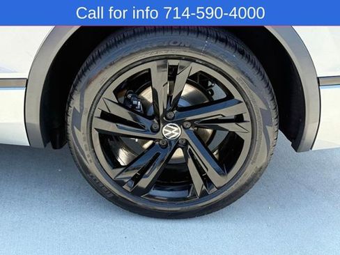 Used 2023 Volkswagen Tiguan SE R-Line FWD image 8