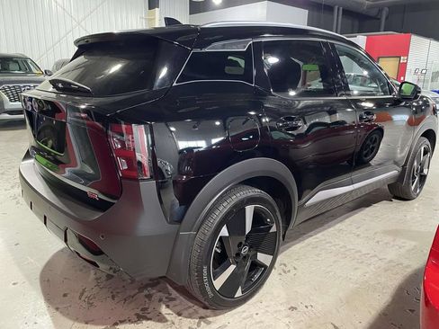 Used 2025 Nissan Kicks SR FWD image 5