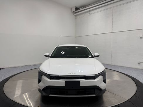 Used 2025 Kia K4 EX image 2