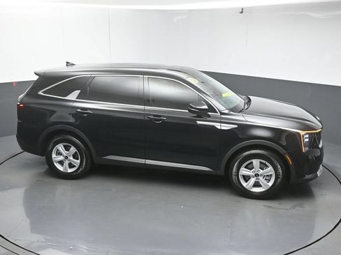 Used 2026 Kia Sorento LX FWD image 47