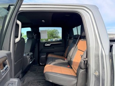 Used 2024 Chevrolet Silverado 1500 High Country w/ High Country Premium Package AWD/4WD image 8