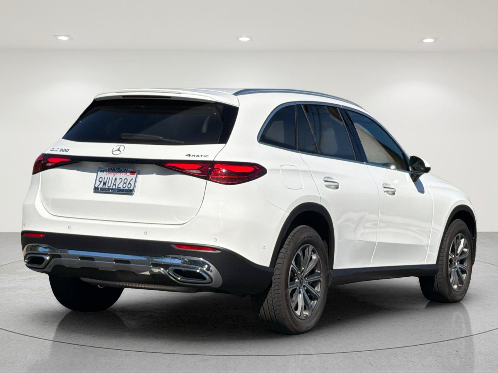 Used 2026 Mercedes-Benz GLC 300 4MATIC image 4