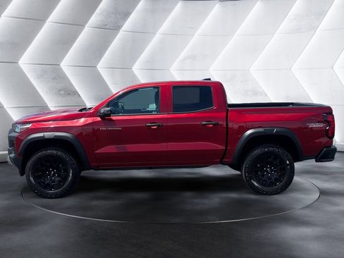 Certified 2025 Chevrolet Colorado Trail Boss AWD/4WD image 2