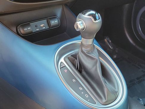 Used 2015 Kia Soul + w/ Audio Package FWD image 29