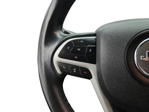 Used 2018 Jeep Cherokee Latitude Plus image 28