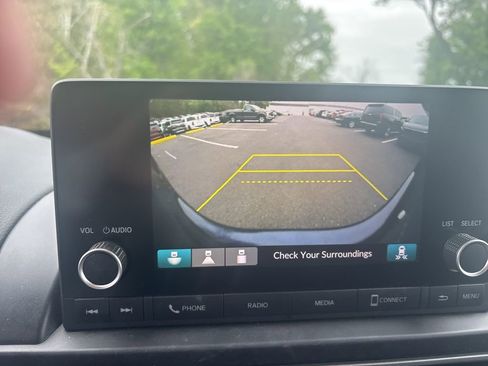 Used 2023 Honda Pilot Sport image 14