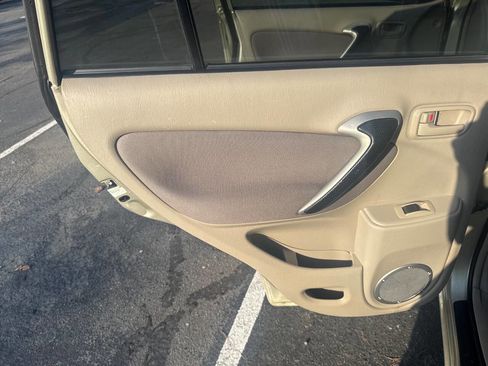 Used 2002 Toyota RAV4 4WD w/ Quick-Order Pkg image 11