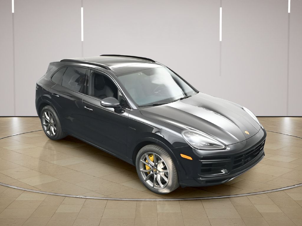 Certified 2022 Porsche Cayenne Turbo S AWD/4WD image 39