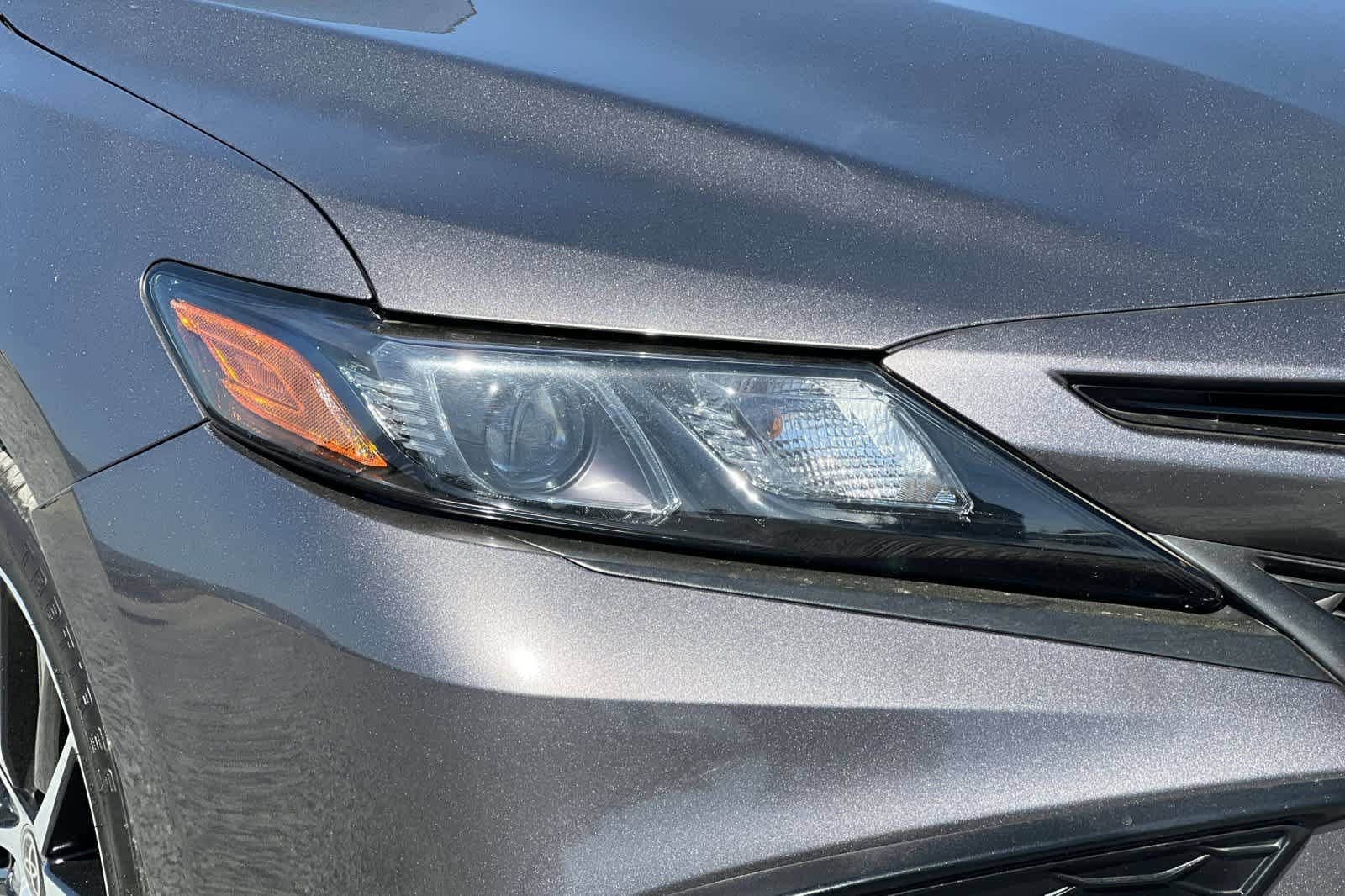 Used 2022 Toyota Camry SE w/ Cold Weather Package FWD image 40