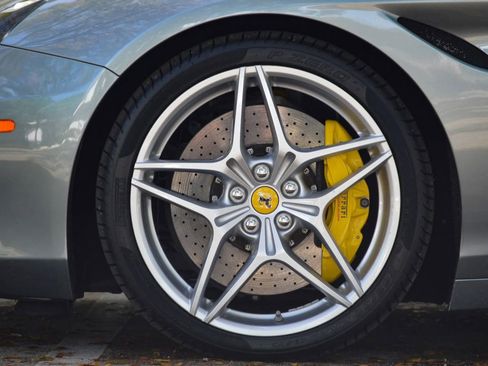 Used 2015 Ferrari California T RWD image 12
