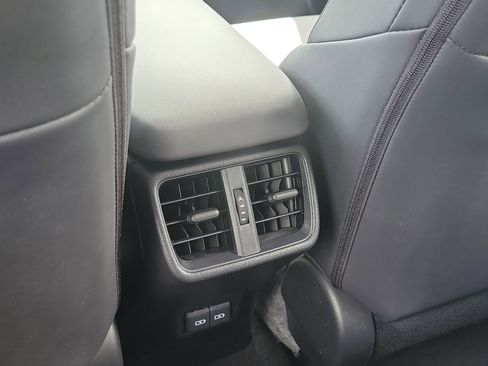 Used 2022 Lexus UX 200 w/ Accessory Package (Z1) FWD image 15