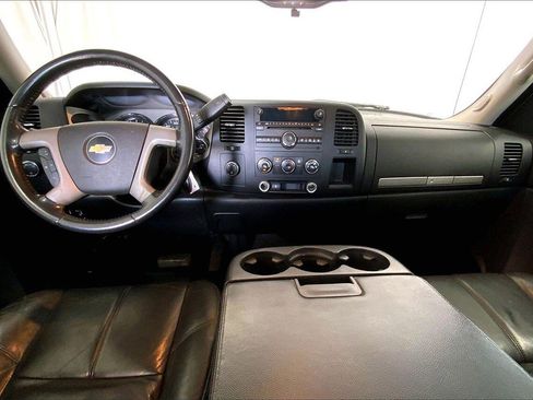 Used 2009 Chevrolet Silverado 2500 LT w/ Suspension Package, Off-Road image 15