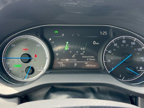 Used 2021 Toyota Venza XLE image 22